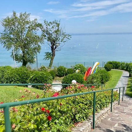 On The Beach Lake View Манерба-дель-Гарда Экстерьер фото