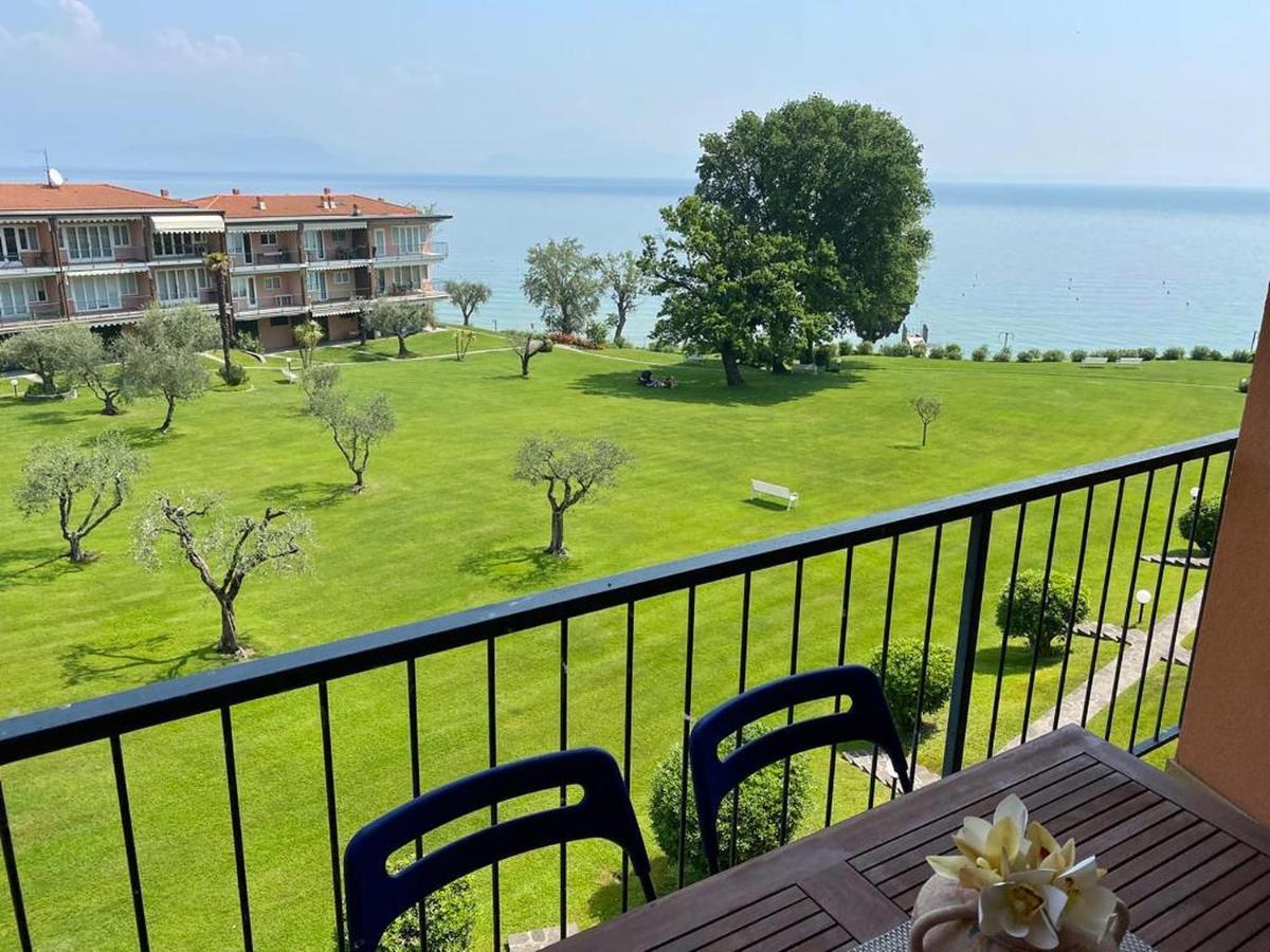 On The Beach Lake View Манерба-дель-Гарда Экстерьер фото
